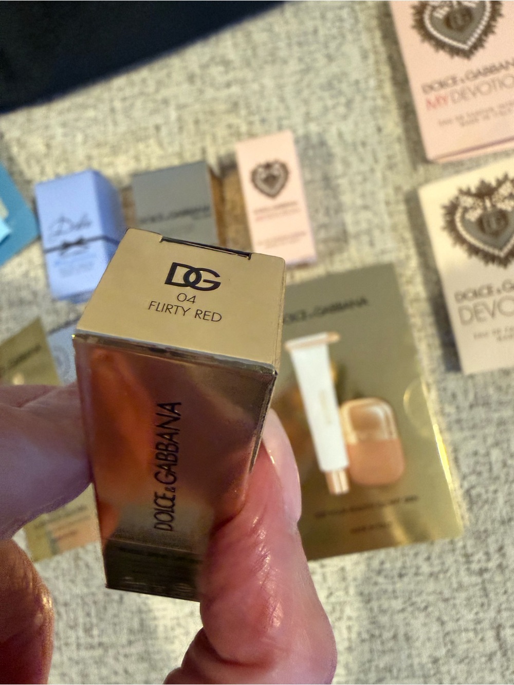Dolce & Gabbana Makeup Bag, Mini Fragrance and Samples - Picture 12 of 12